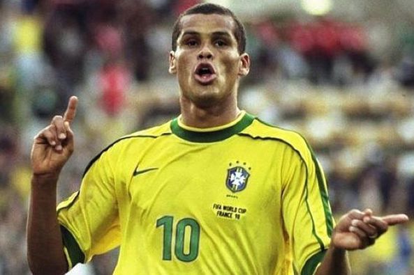 竞爱好者共 竞爱好者共